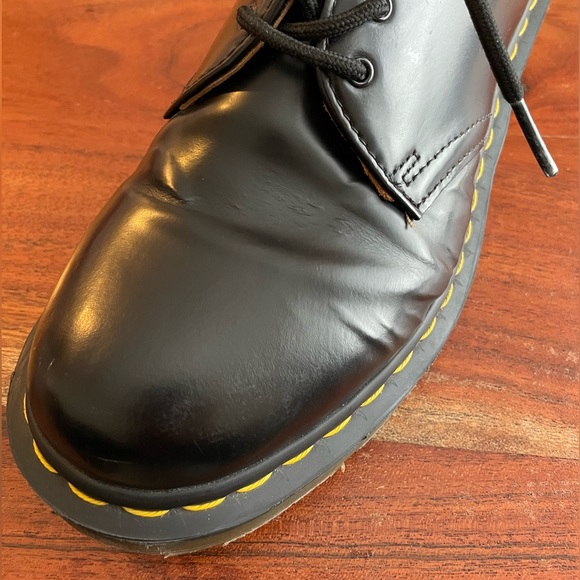 DR.MARTENS Black 1461 Smooth Leather Oxford shoes. US size 9. - Picture 3 of 4
